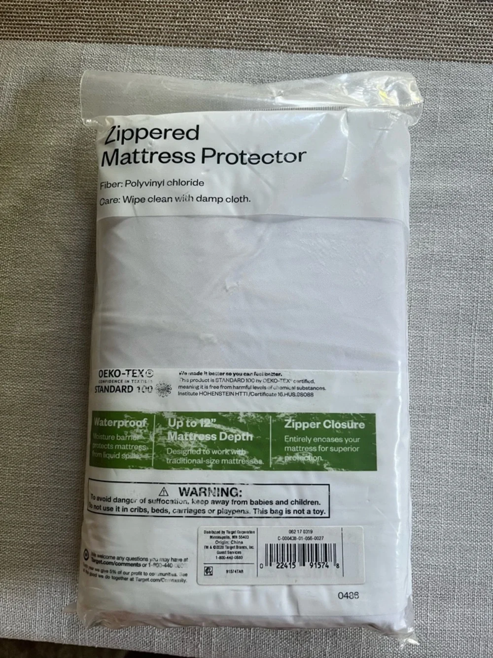 New room essentials White Zippered Mattress Protector - Waterproof Queen